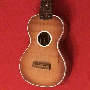 I am selling a ukulele